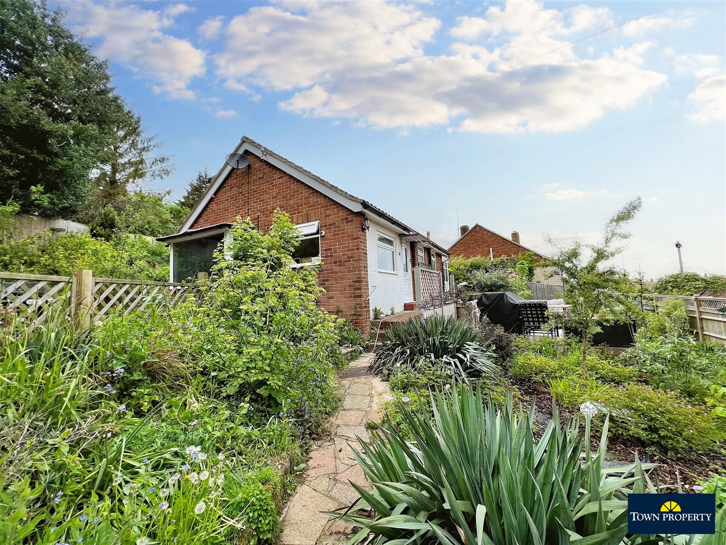 Property Details for Westfield Road Eastbourne BN21 2QT Town